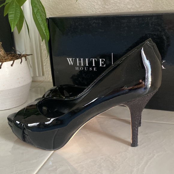 White House Black Market platform peep toe heels. Leather - Picture 5 of 10